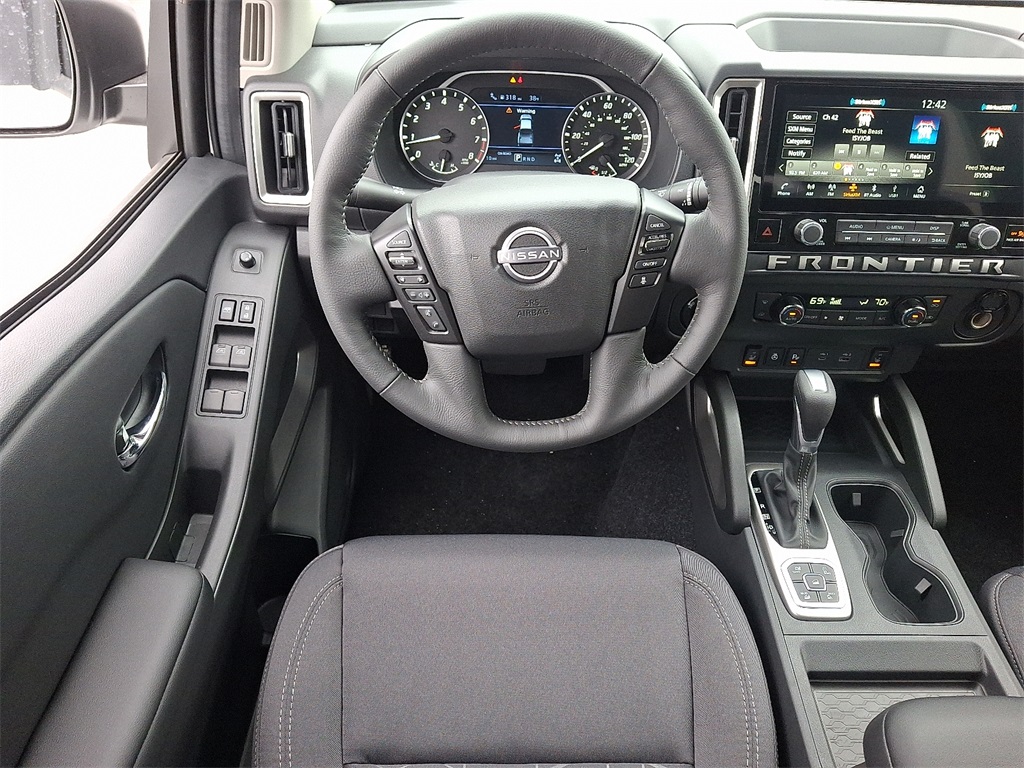 2026 Nissan Frontier SV - Photo 7