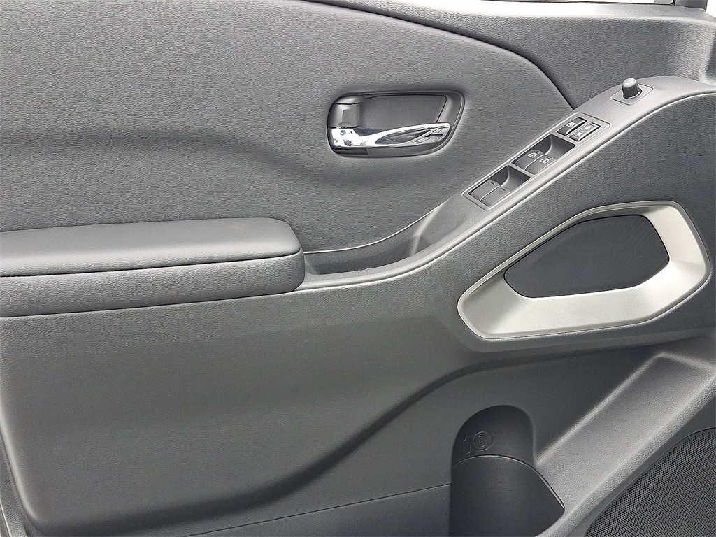 2026 Nissan Frontier SV - Photo 8