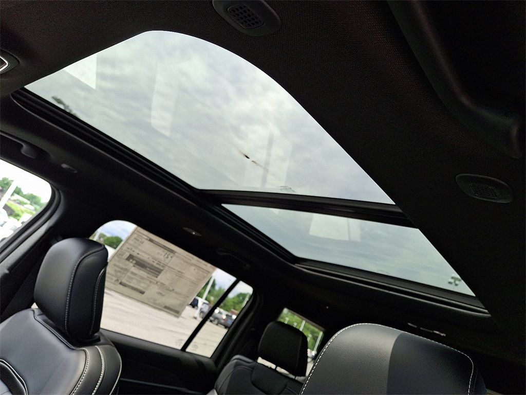 2025 Jeep Grand Cherokee L Limited - Photo 11