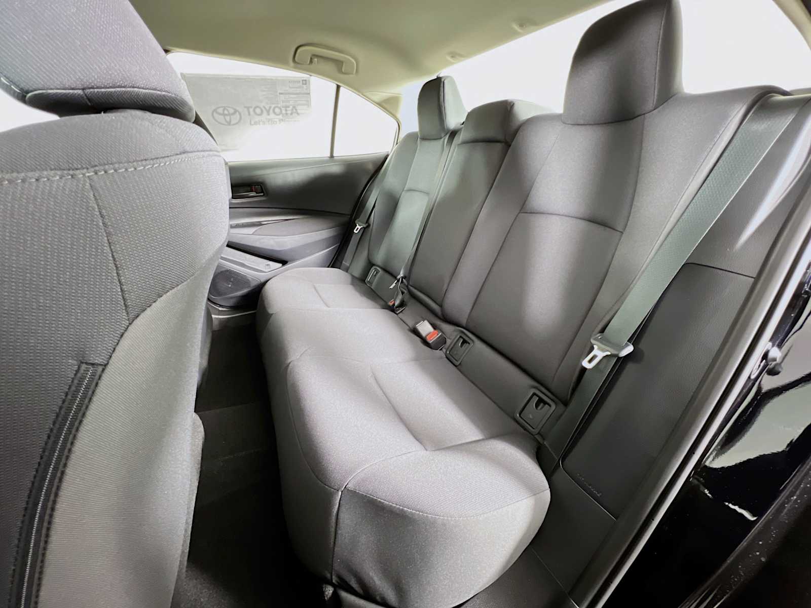 2026 Toyota Corolla LE - Photo 13