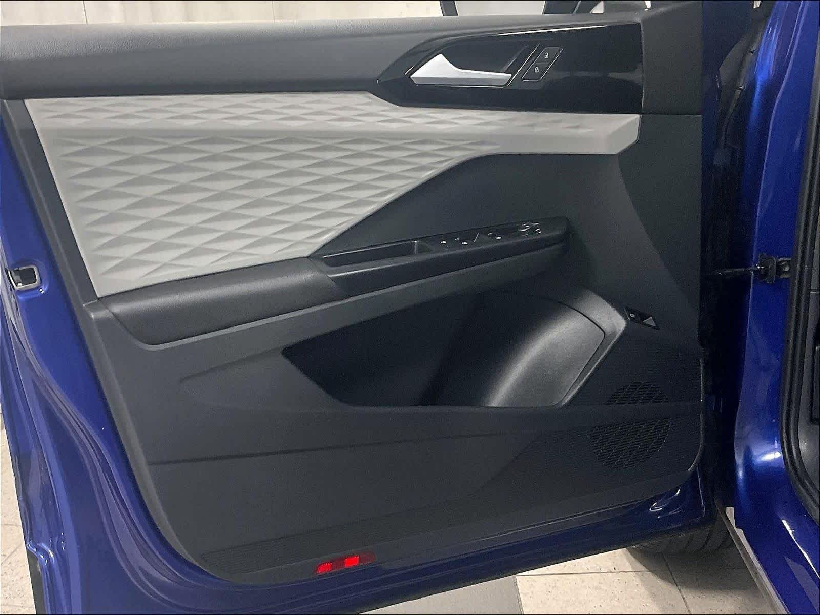 2023 Volkswagen Taos S - Photo 9