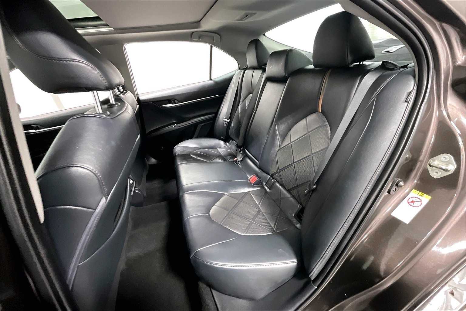2019 Toyota Camry XLE - Photo 15