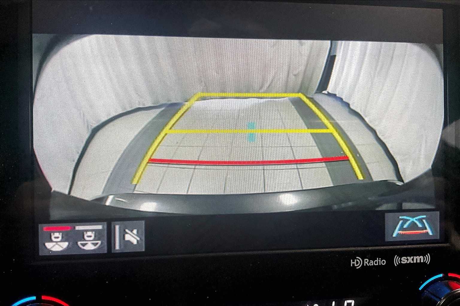 2019 Toyota Camry XLE - Photo 19