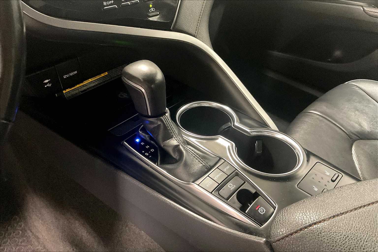 2019 Toyota Camry XLE - Photo 20