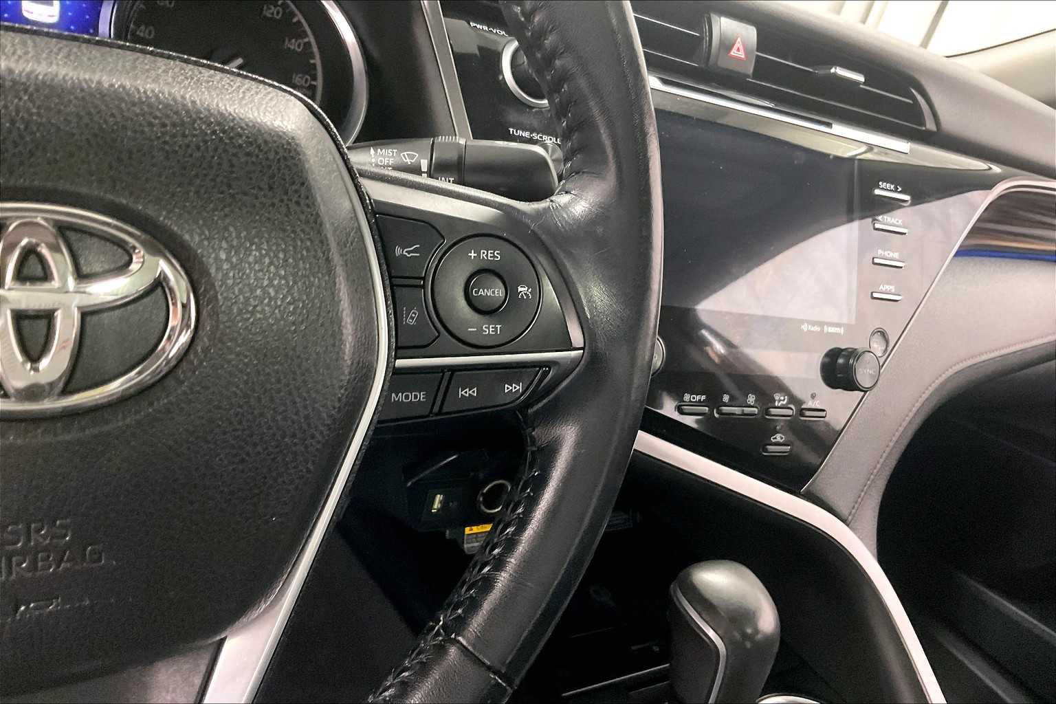 2019 Toyota Camry XLE - Photo 24