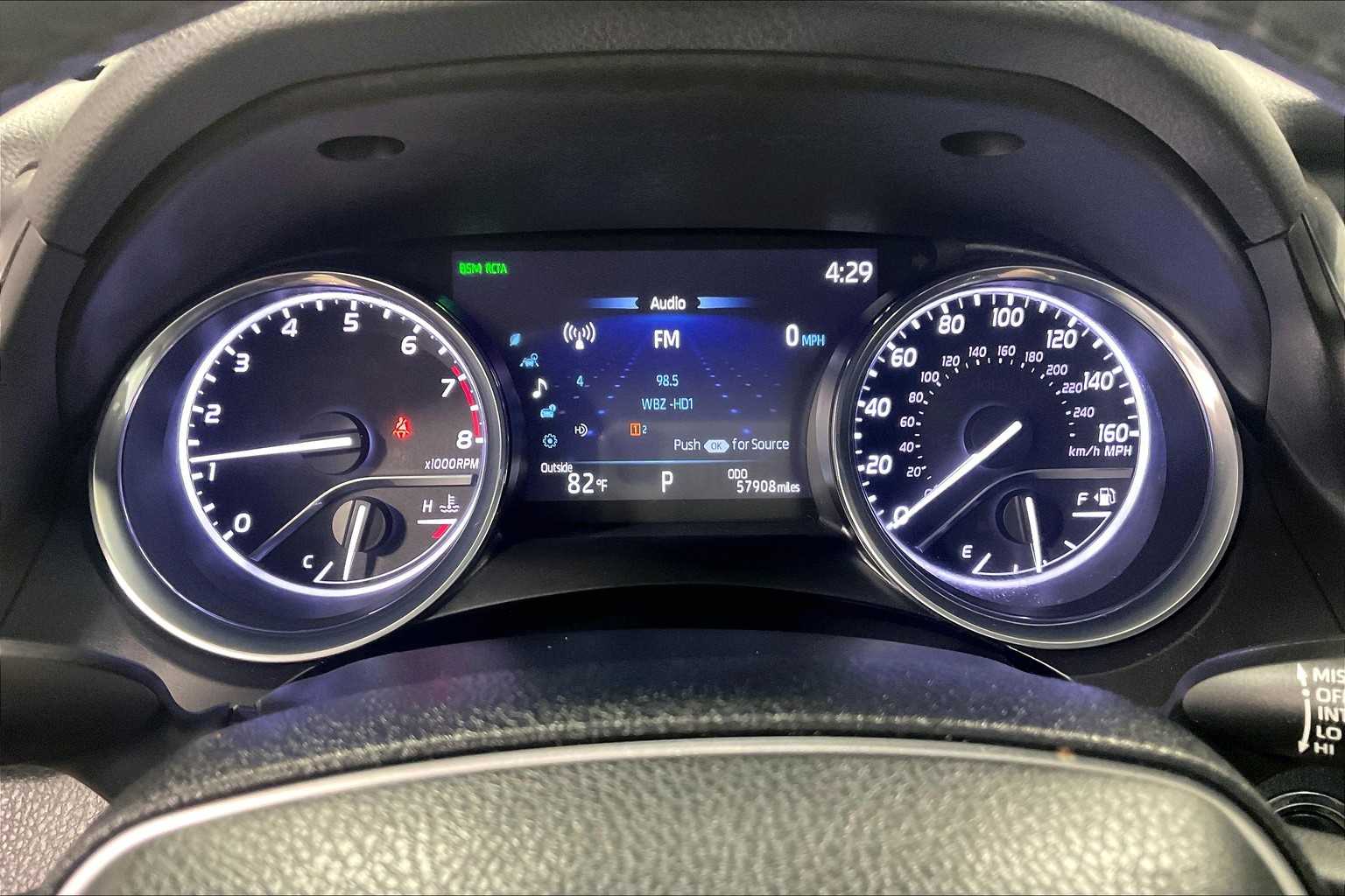 2019 Toyota Camry XLE - Photo 25