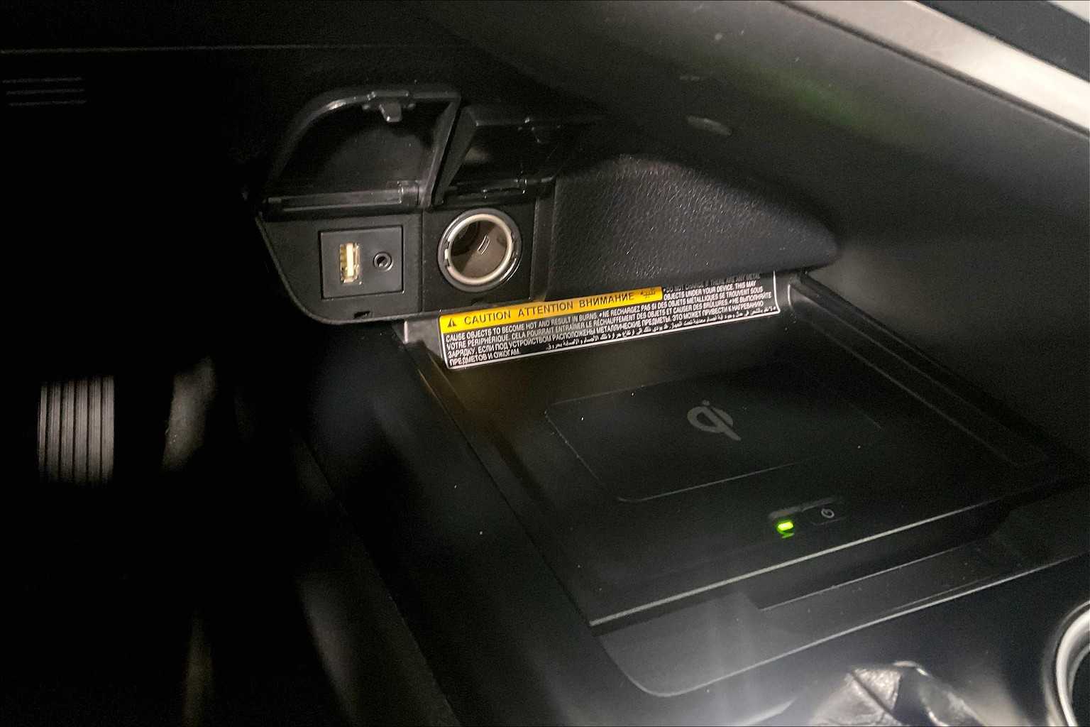 2019 Toyota Camry XLE - Photo 27