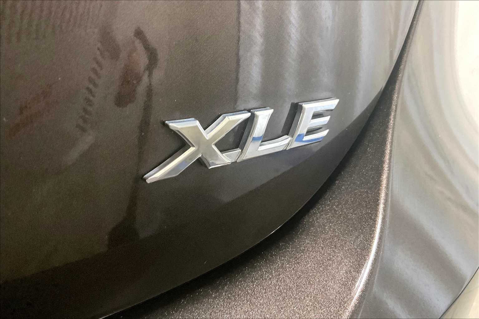2019 Toyota Camry XLE - Photo 29