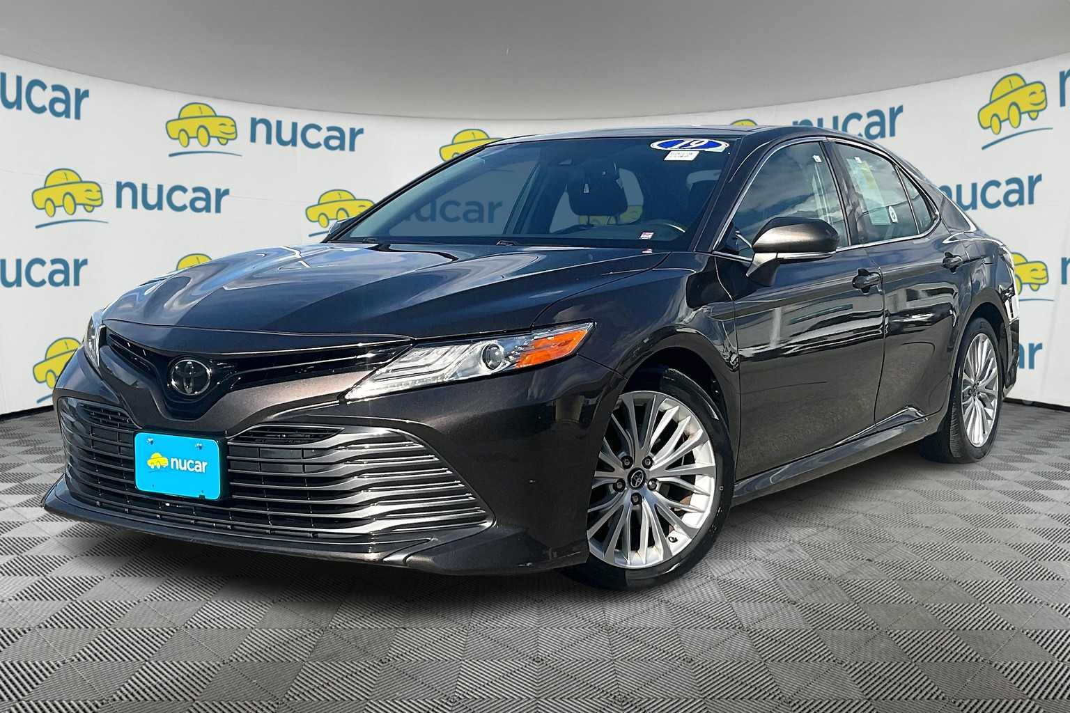2019 Toyota Camry XLE - Photo 3