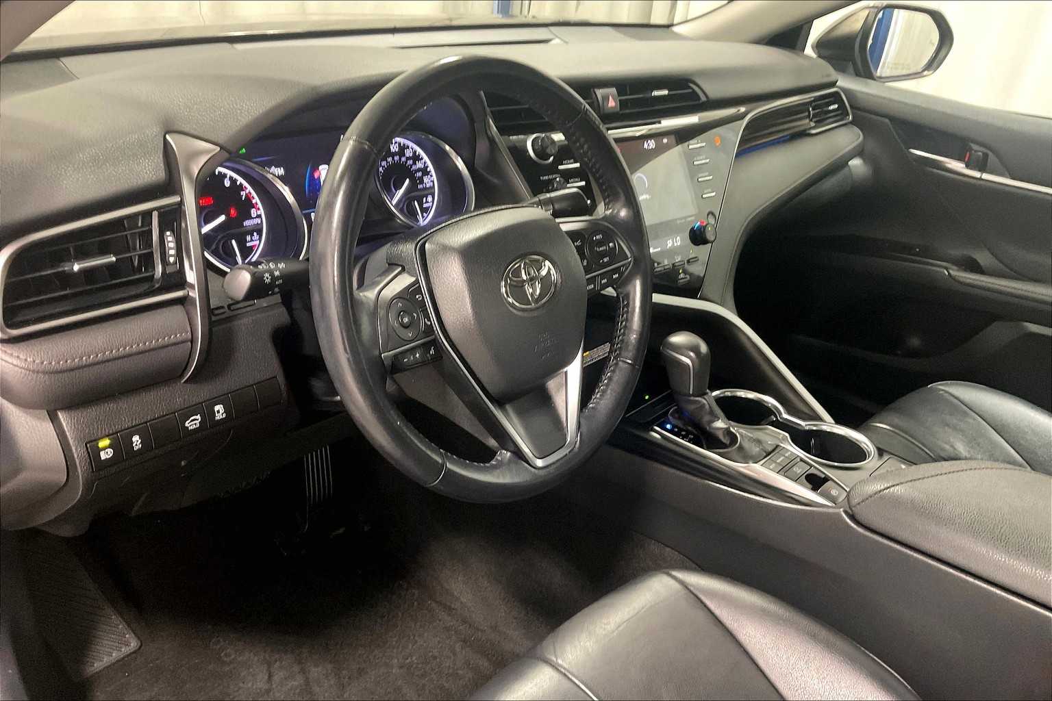 2019 Toyota Camry XLE - Photo 8