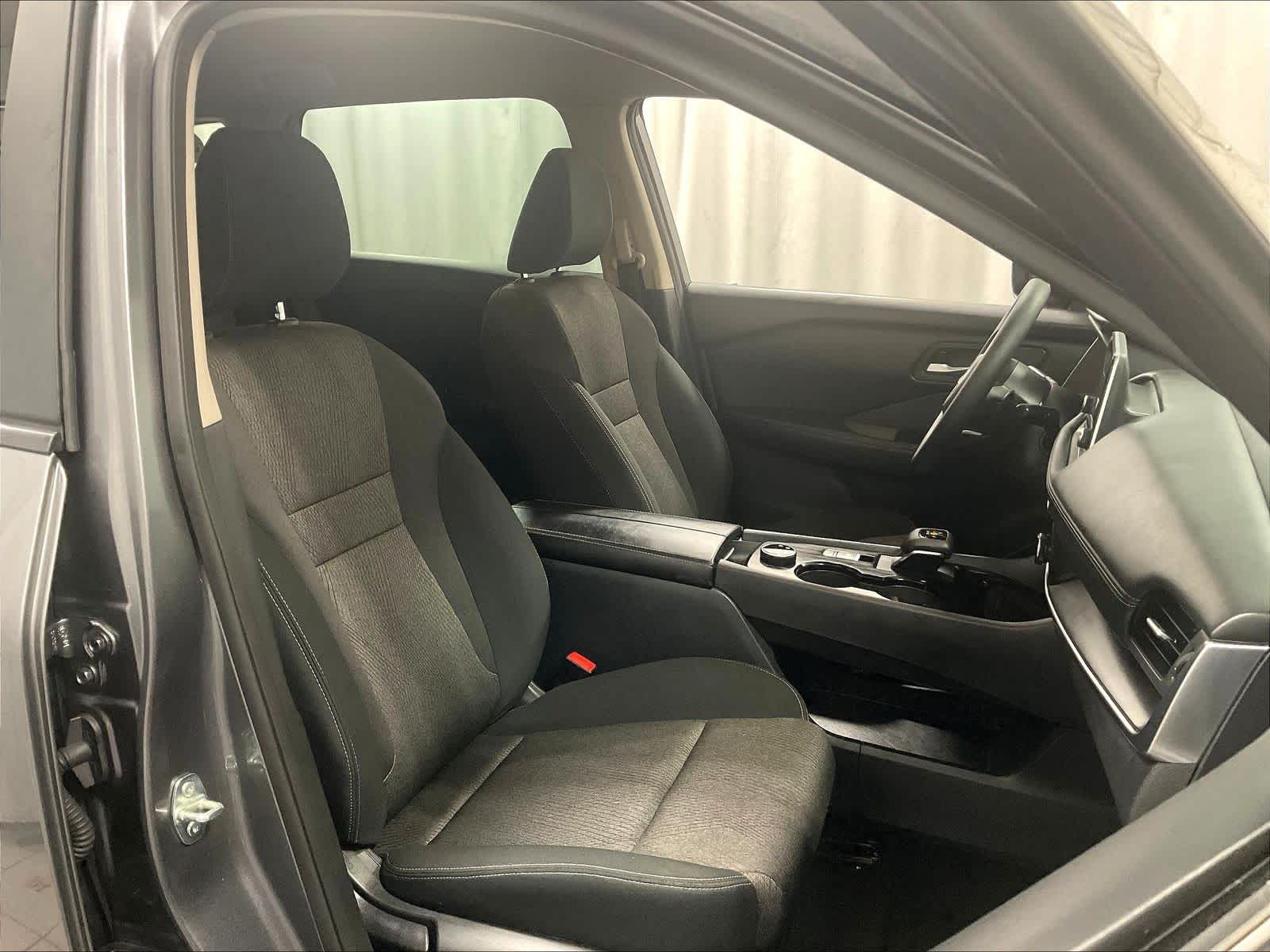 2024 Nissan Rogue SV - Photo 11