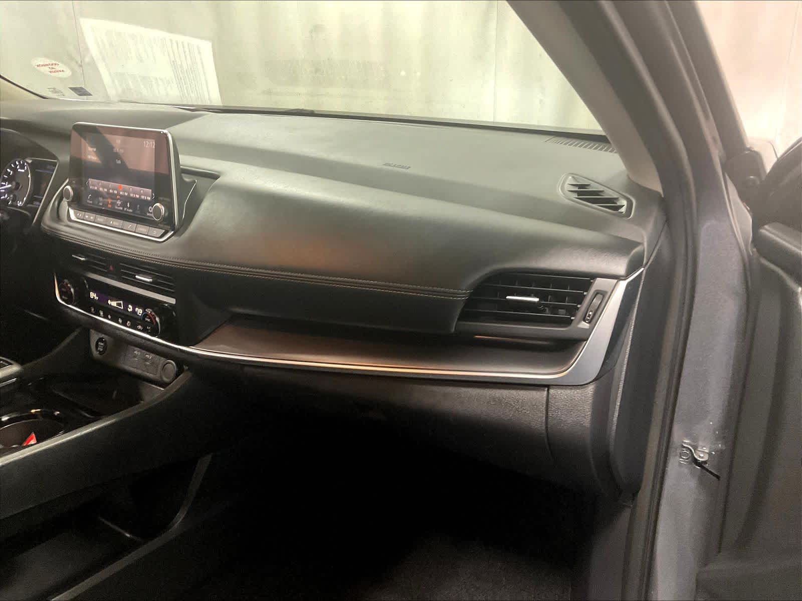 2024 Nissan Rogue SV - Photo 13