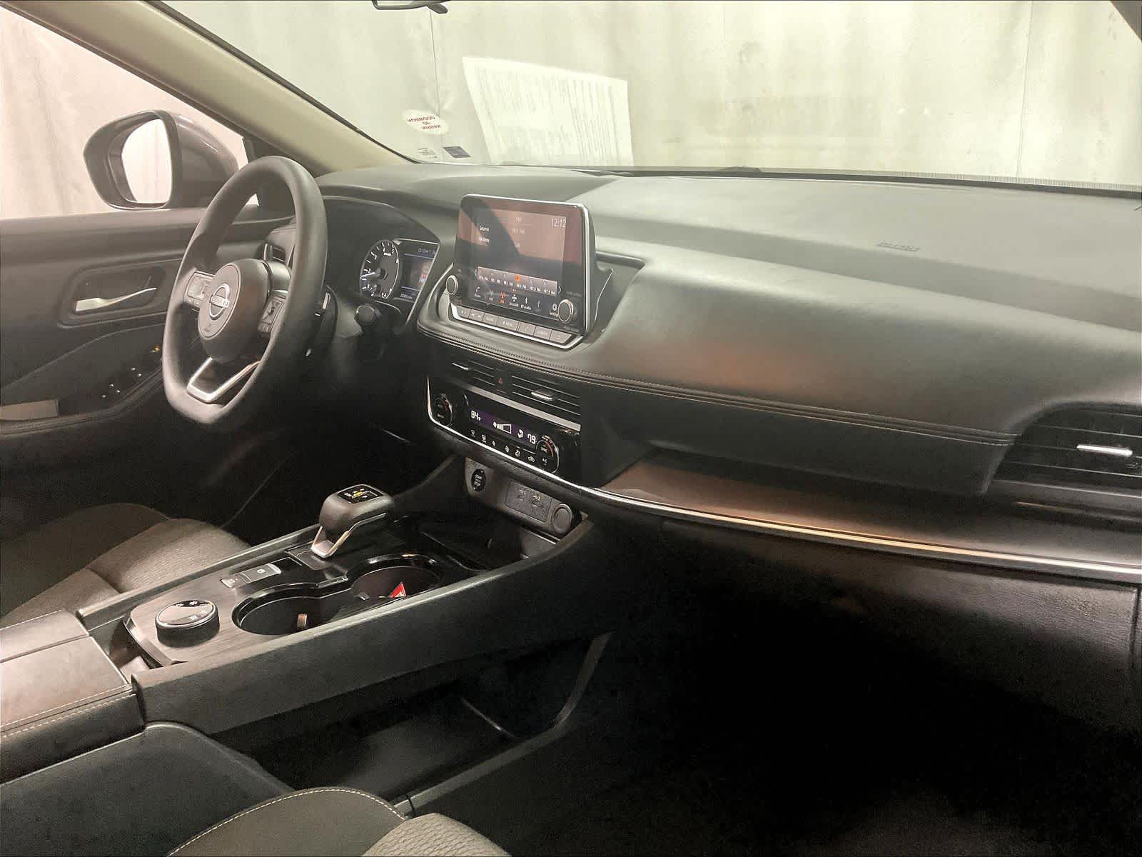 2024 Nissan Rogue SV - Photo 14