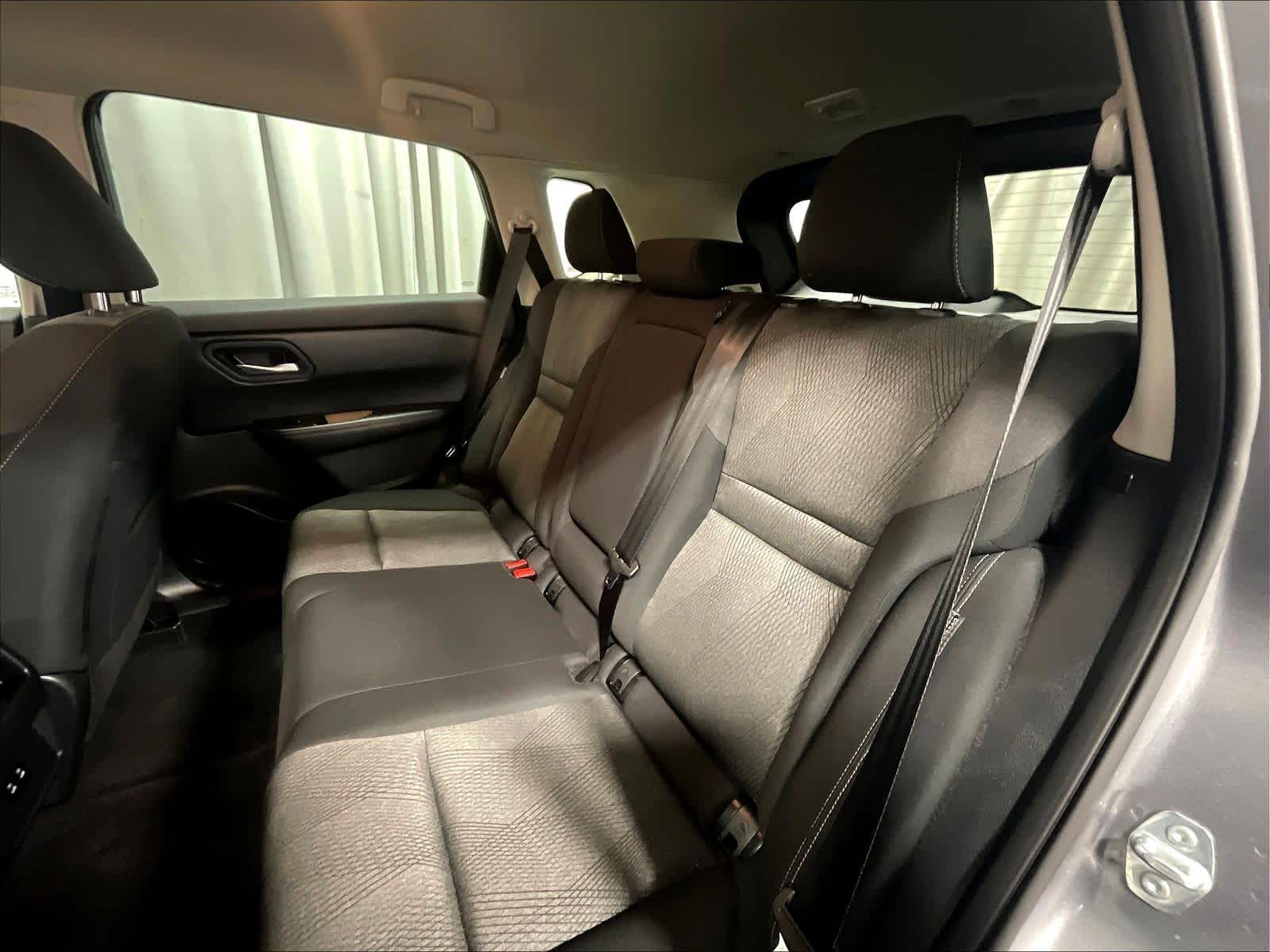 2024 Nissan Rogue SV - Photo 15