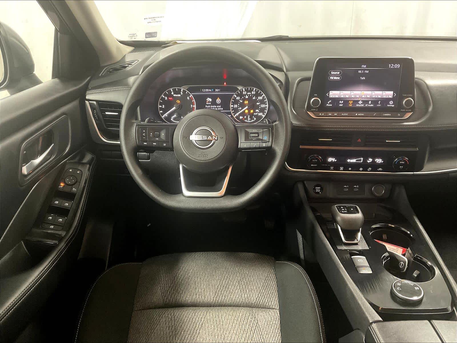 2024 Nissan Rogue SV - Photo 17