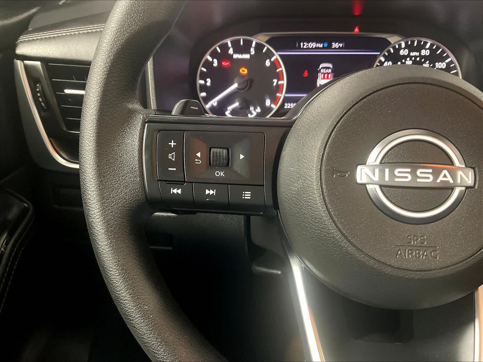 2024 Nissan Rogue SV - Photo 22