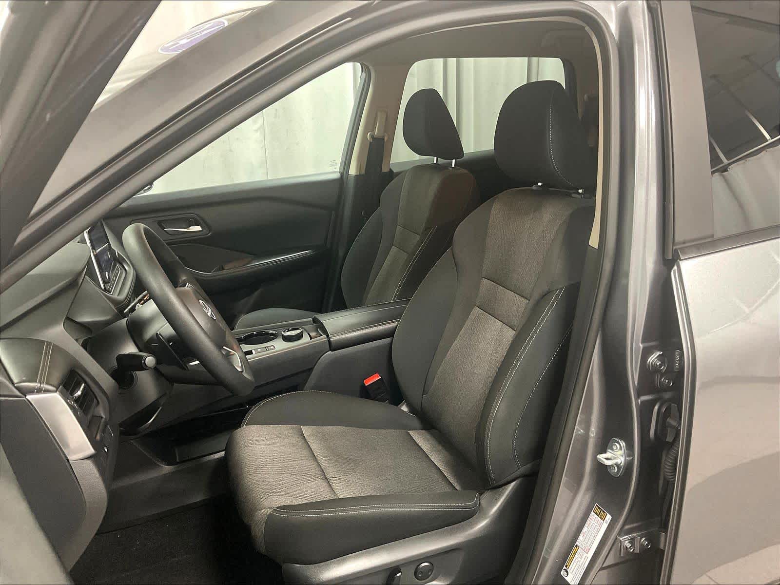 2024 Nissan Rogue SV - Photo 10