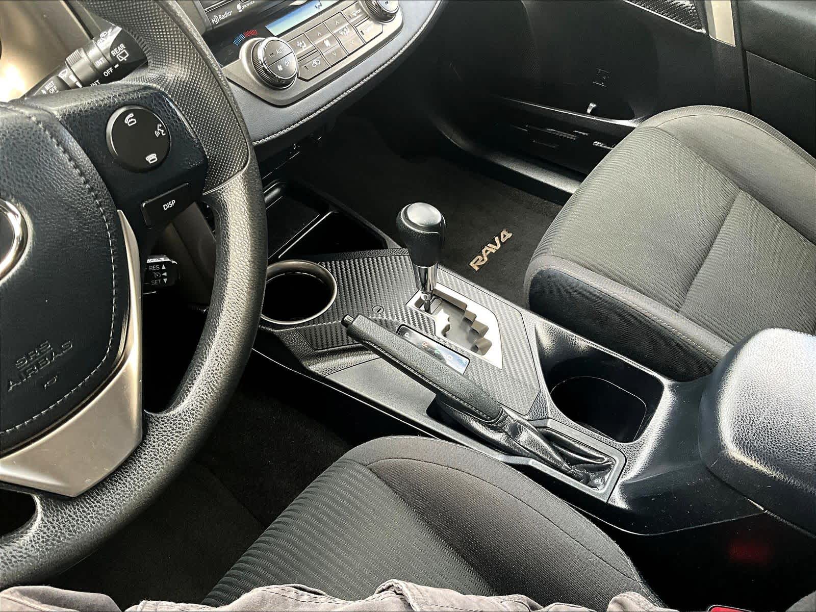 2015 Toyota RAV4 XLE - Photo 19