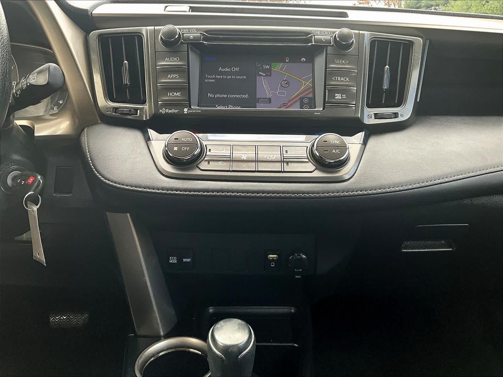 2015 Toyota RAV4 XLE - Photo 26