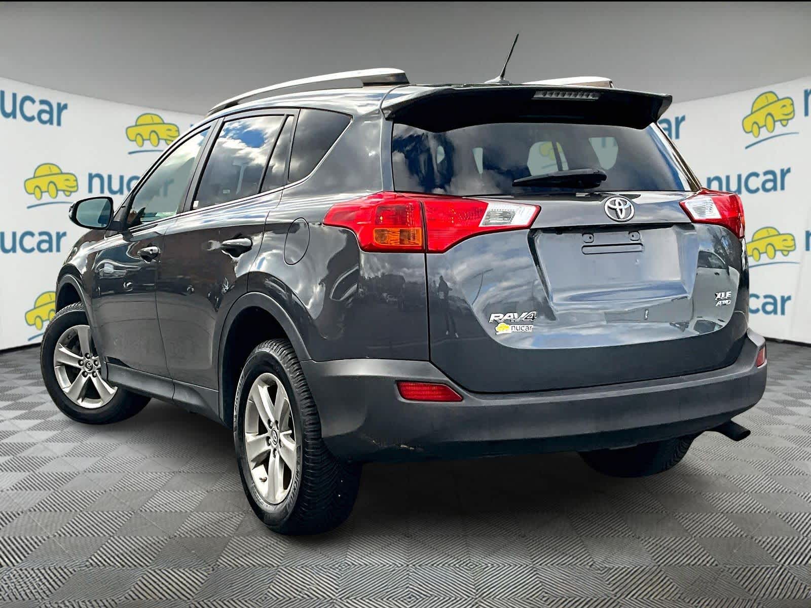 2015 Toyota RAV4 XLE - Photo 4