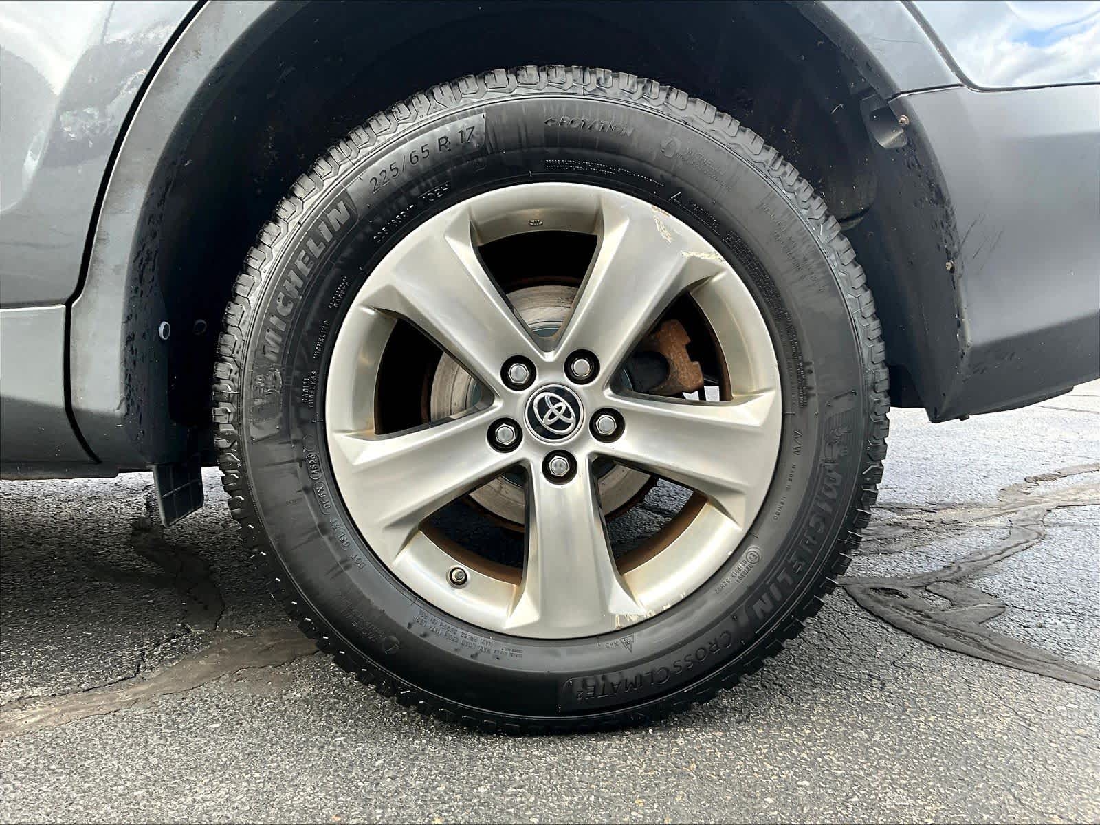 2015 Toyota RAV4 XLE - Photo 7