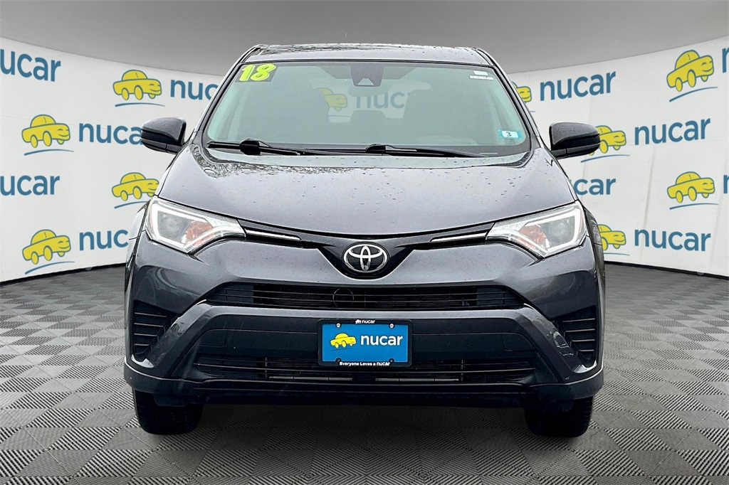 2018 Toyota RAV4 LE - Photo 2