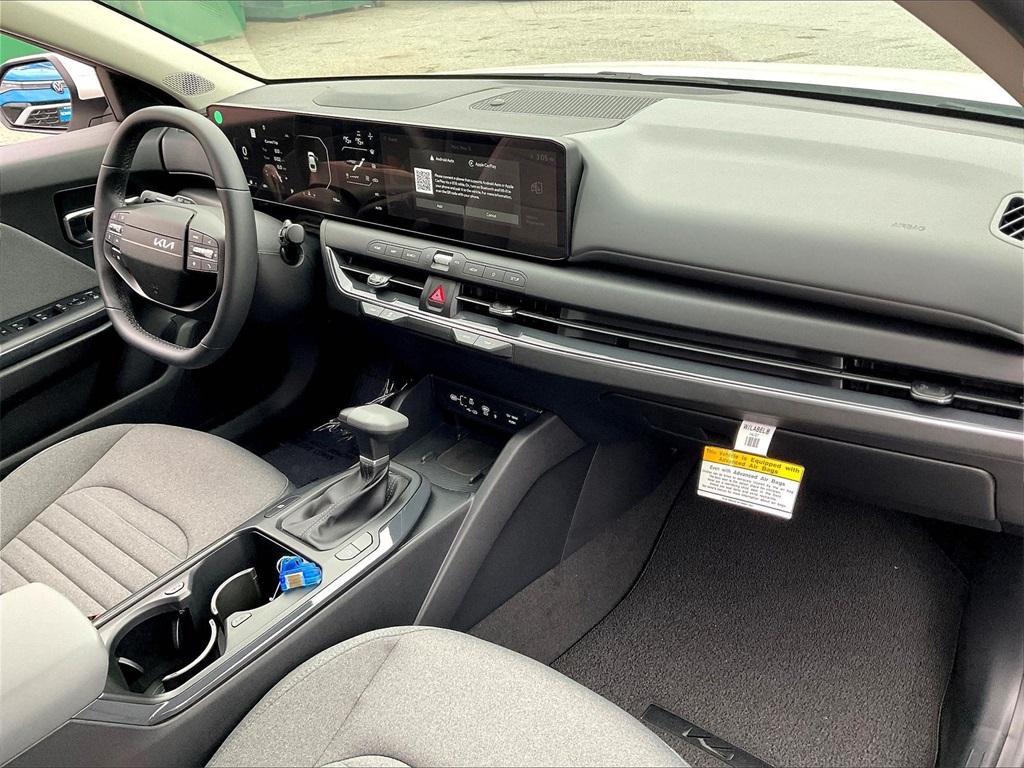 2025 Kia K4 EX - Photo 10