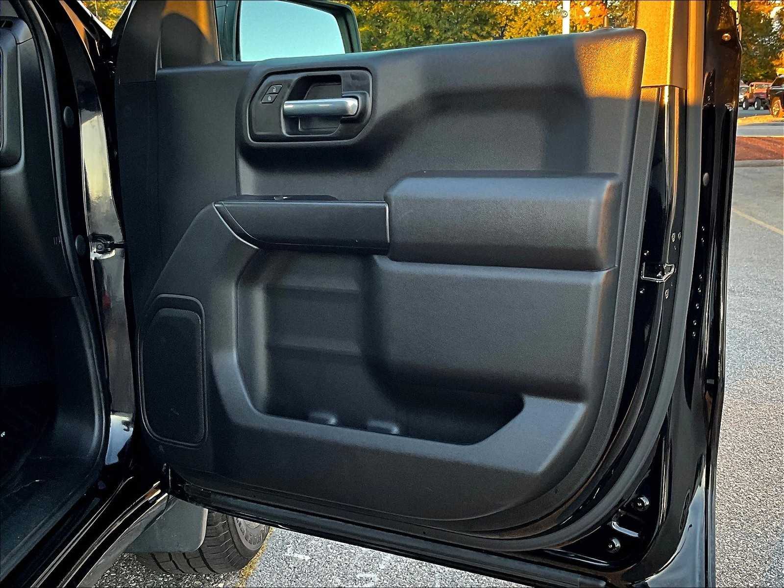 2023 Chevrolet Silverado 1500 Custom - Photo 12