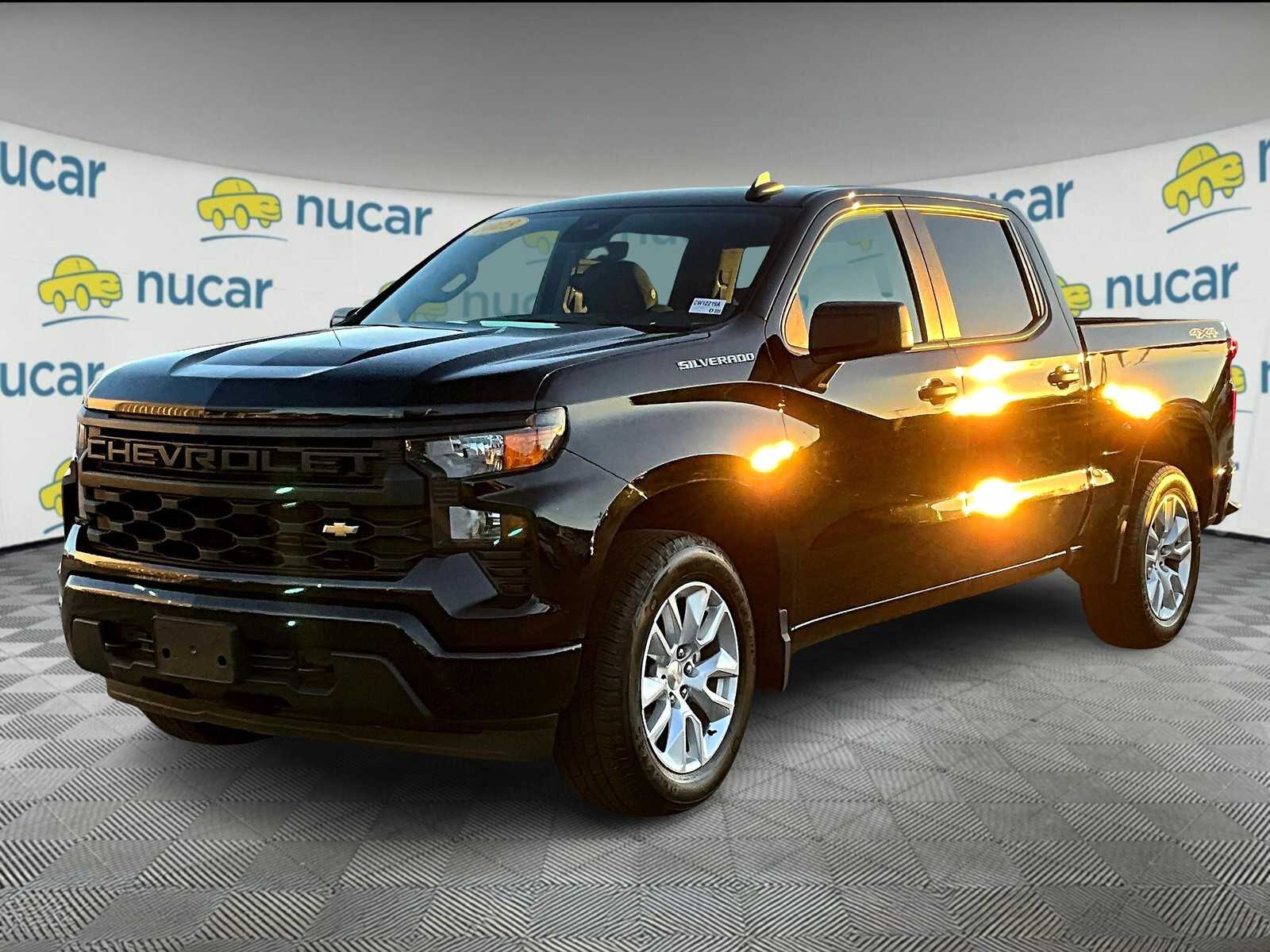 2023 Chevrolet Silverado 1500 Custom - Photo 3