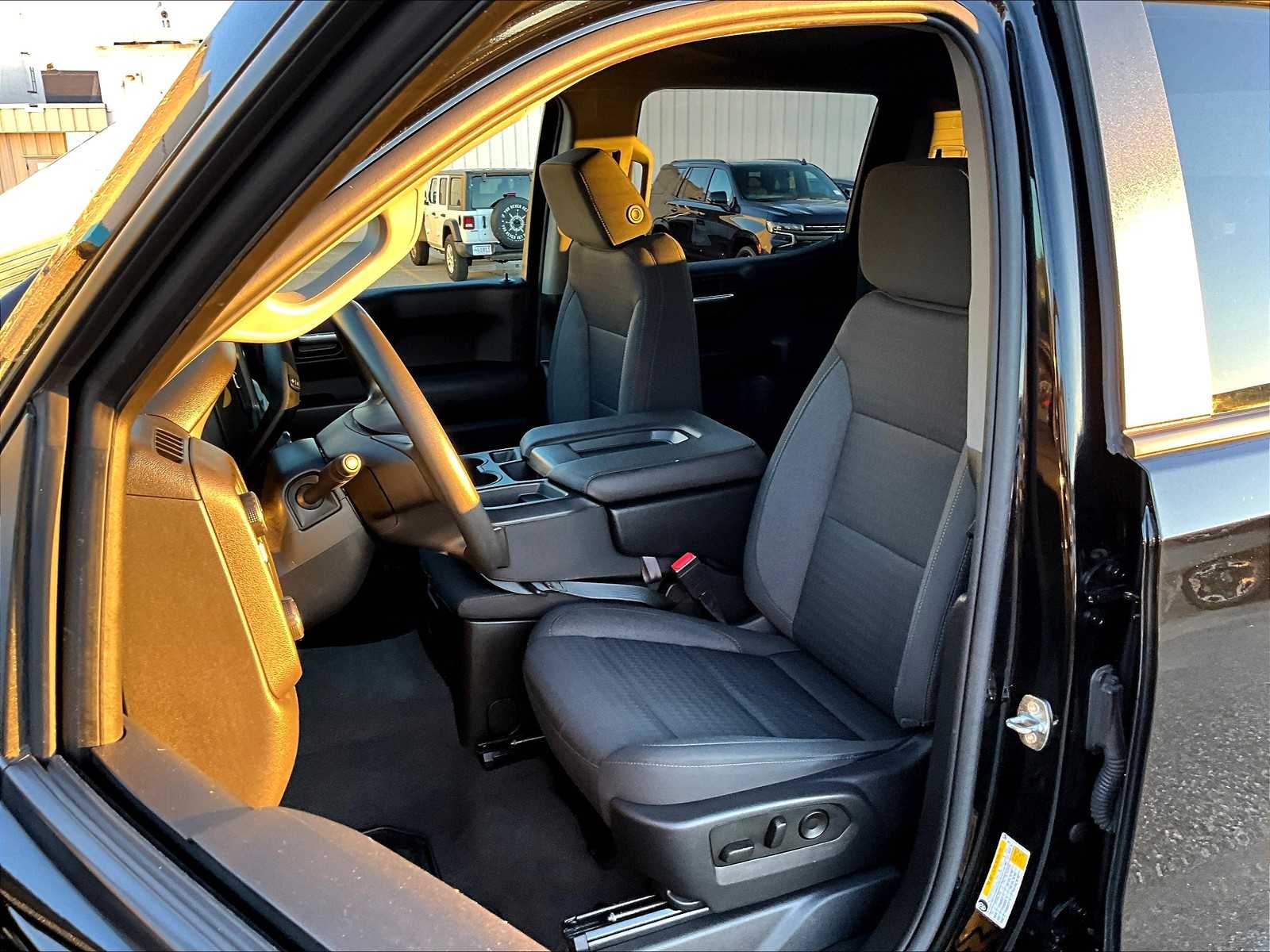2023 Chevrolet Silverado 1500 Custom - Photo 10