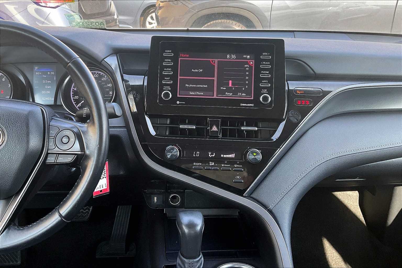 2021 Toyota Camry SE - Photo 18