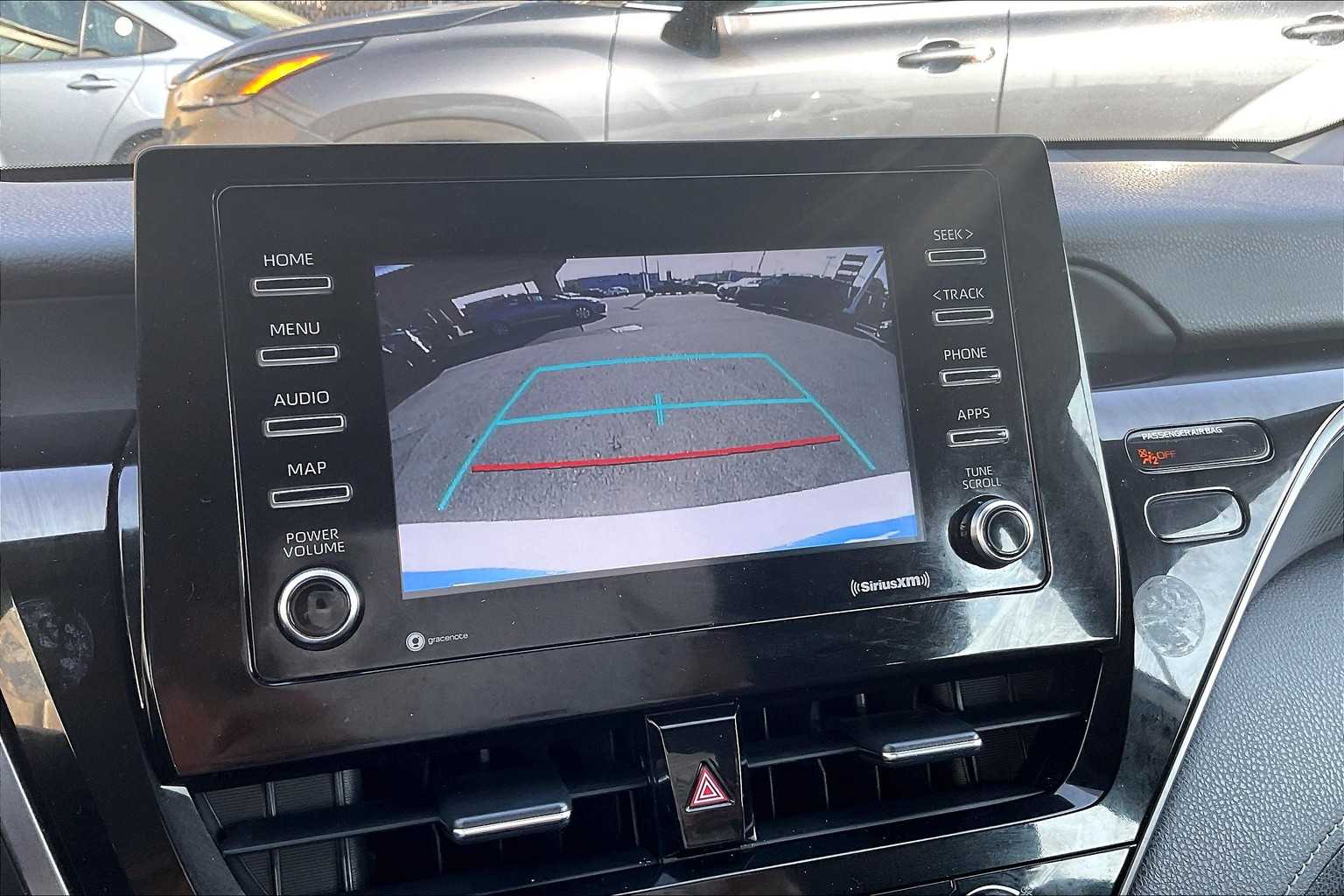 2021 Toyota Camry SE - Photo 19
