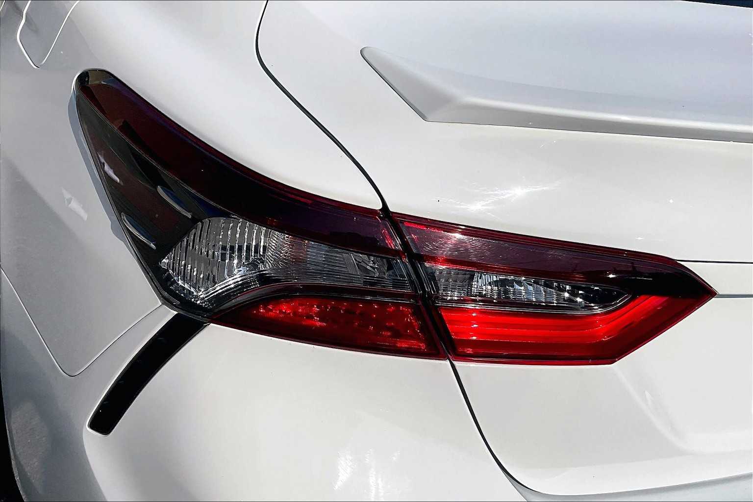 2021 Toyota Camry SE - Photo 32