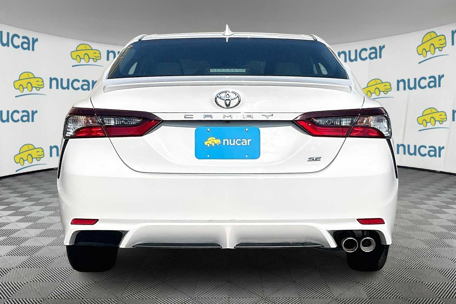 2021 Toyota Camry SE - Photo 5