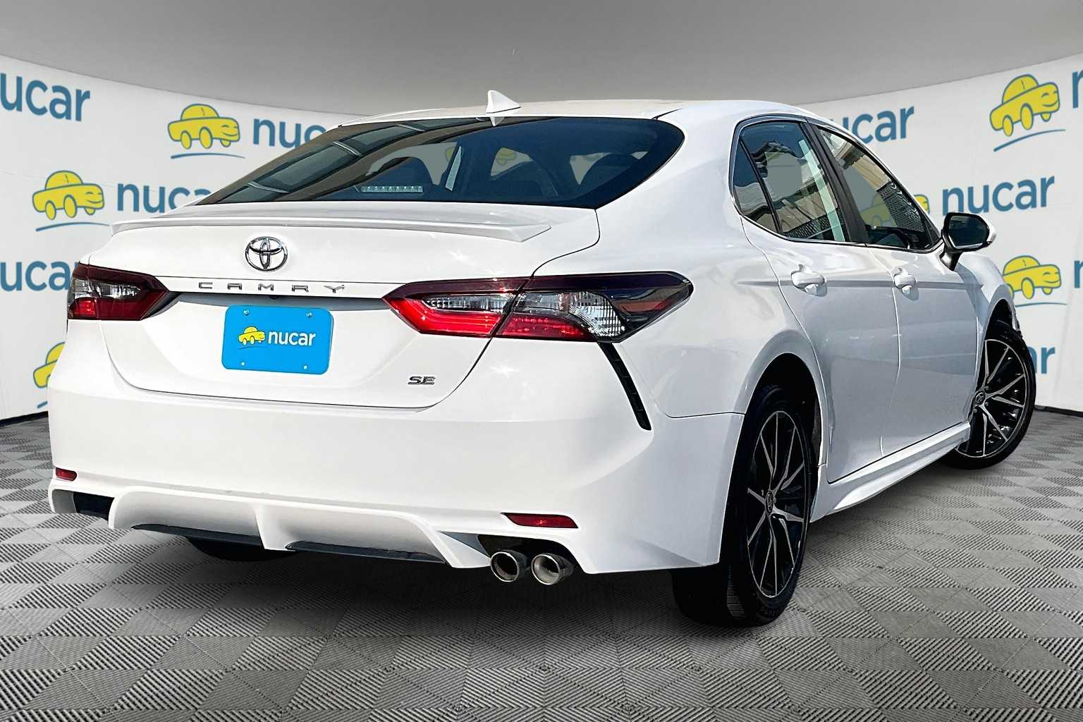 2021 Toyota Camry SE - Photo 6