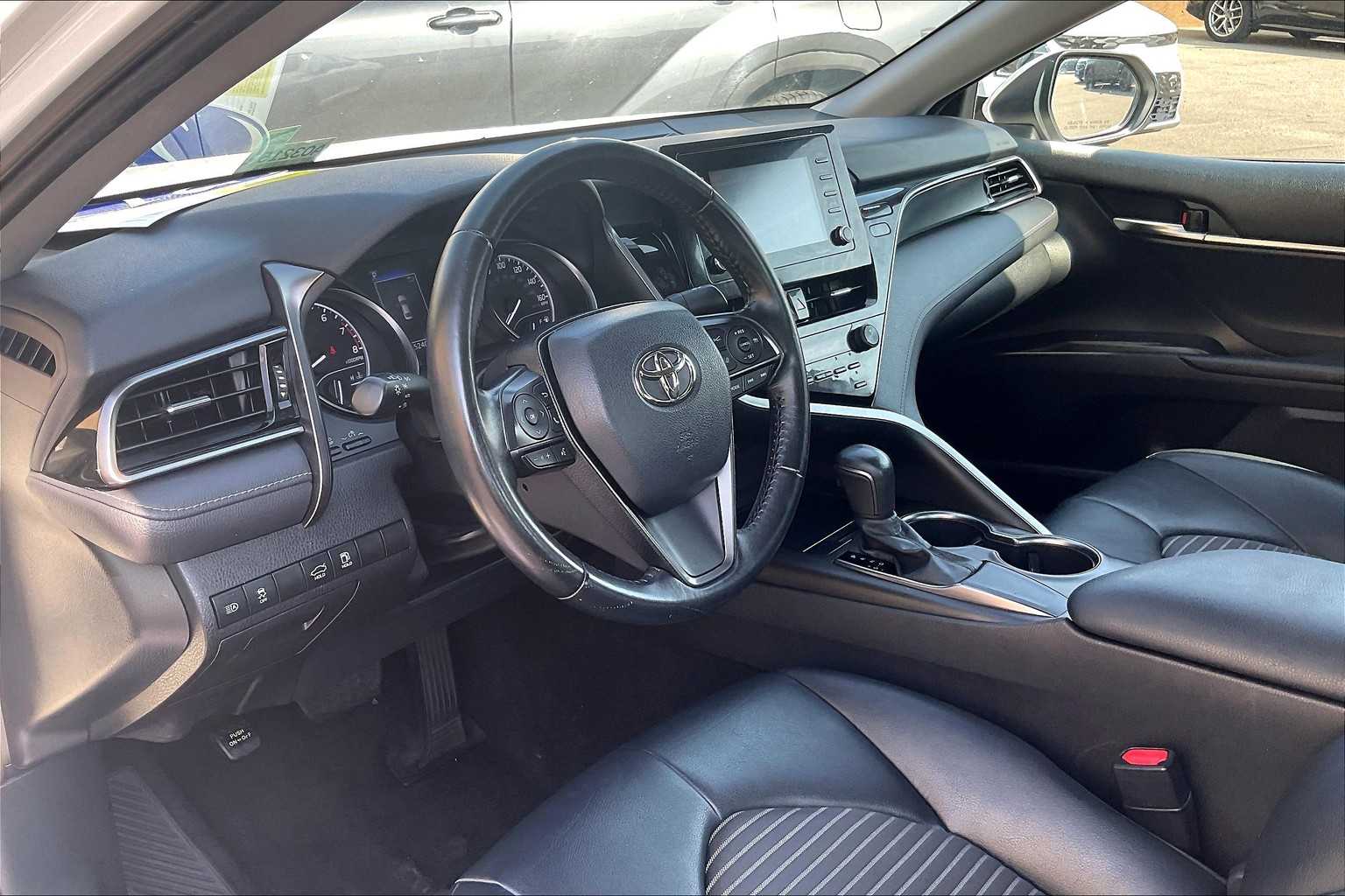 2021 Toyota Camry SE - Photo 8