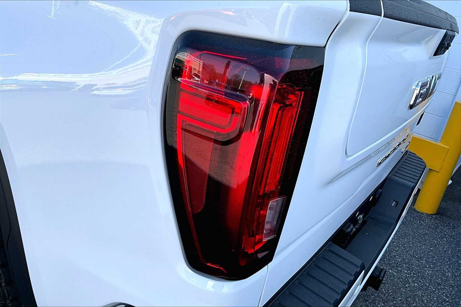 2023 GMC Sierra 1500 AT4 - Photo 35