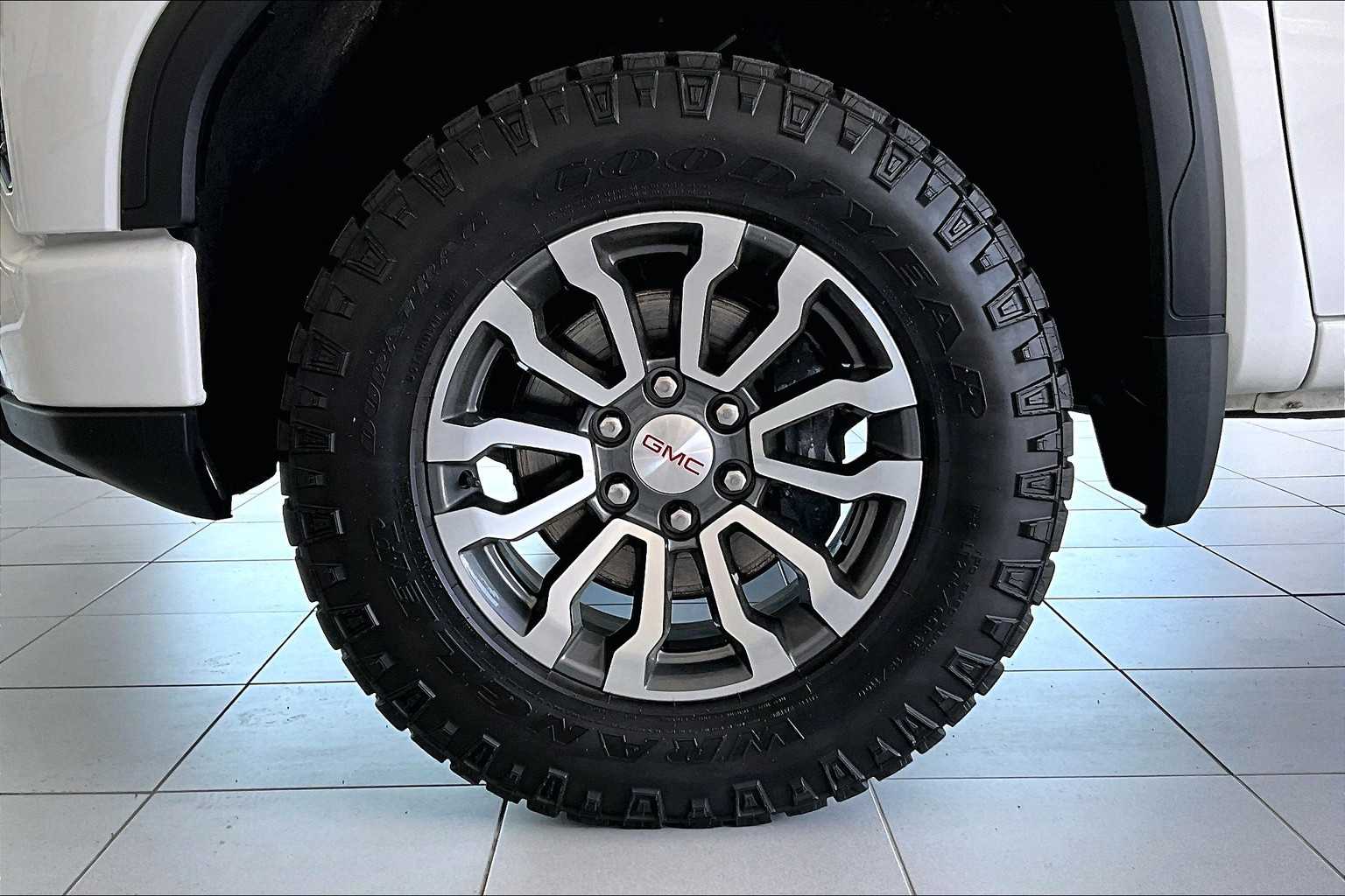 2023 GMC Sierra 1500 AT4 - Photo 7