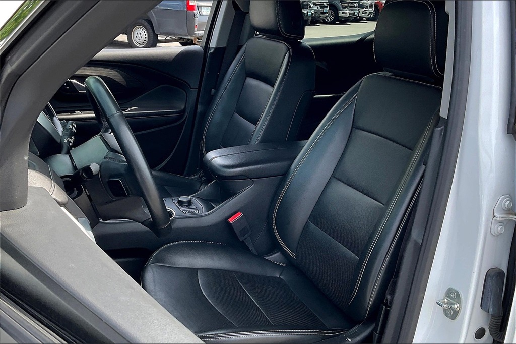 2023 GMC Terrain SLT - Photo 9