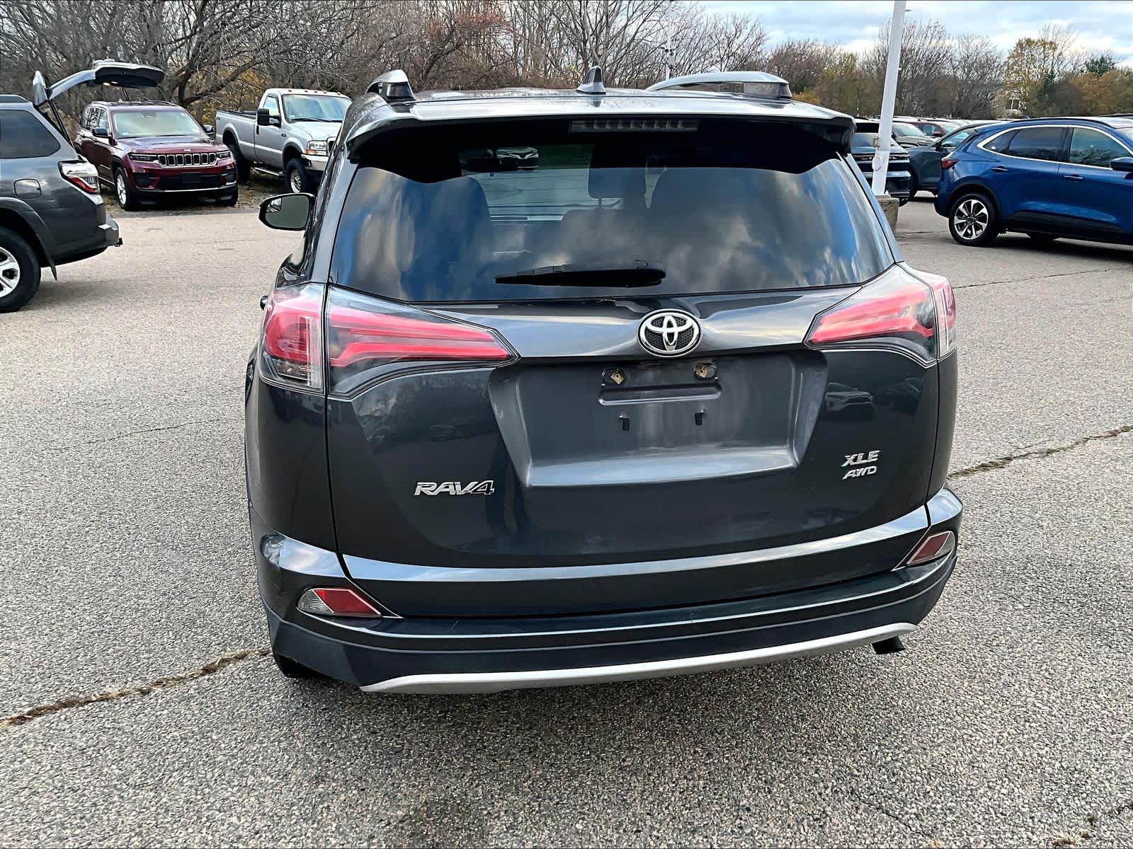 2016 Toyota RAV4 XLE - Photo 7
