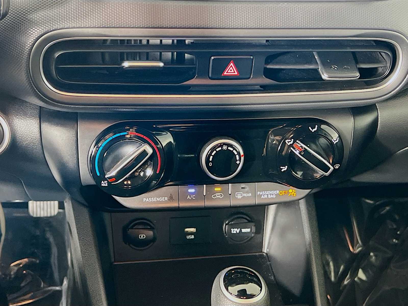 2022 Hyundai Kona SEL - Photo 15