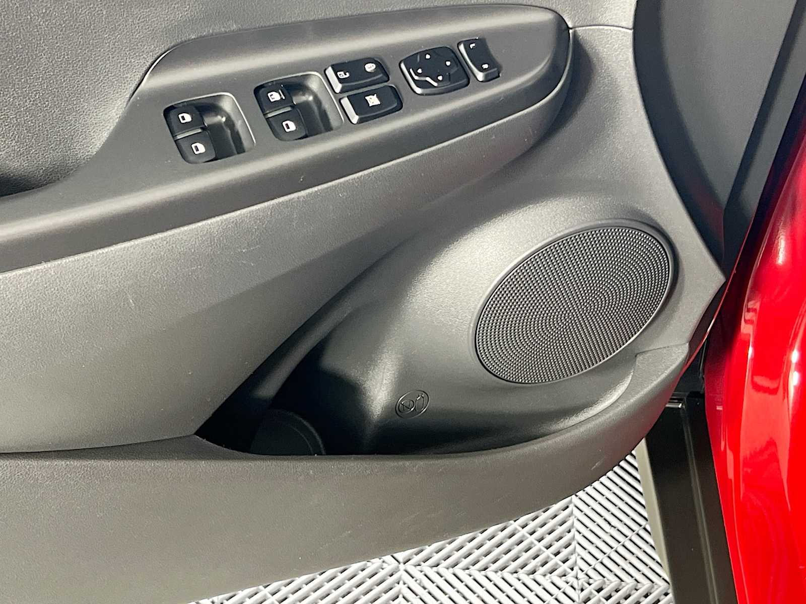 2022 Hyundai Kona SEL - Photo 18