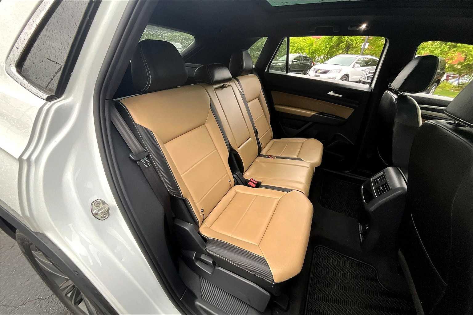 2022 Volkswagen Atlas Cross Sport 2.0T SEL R-Line - Photo 15