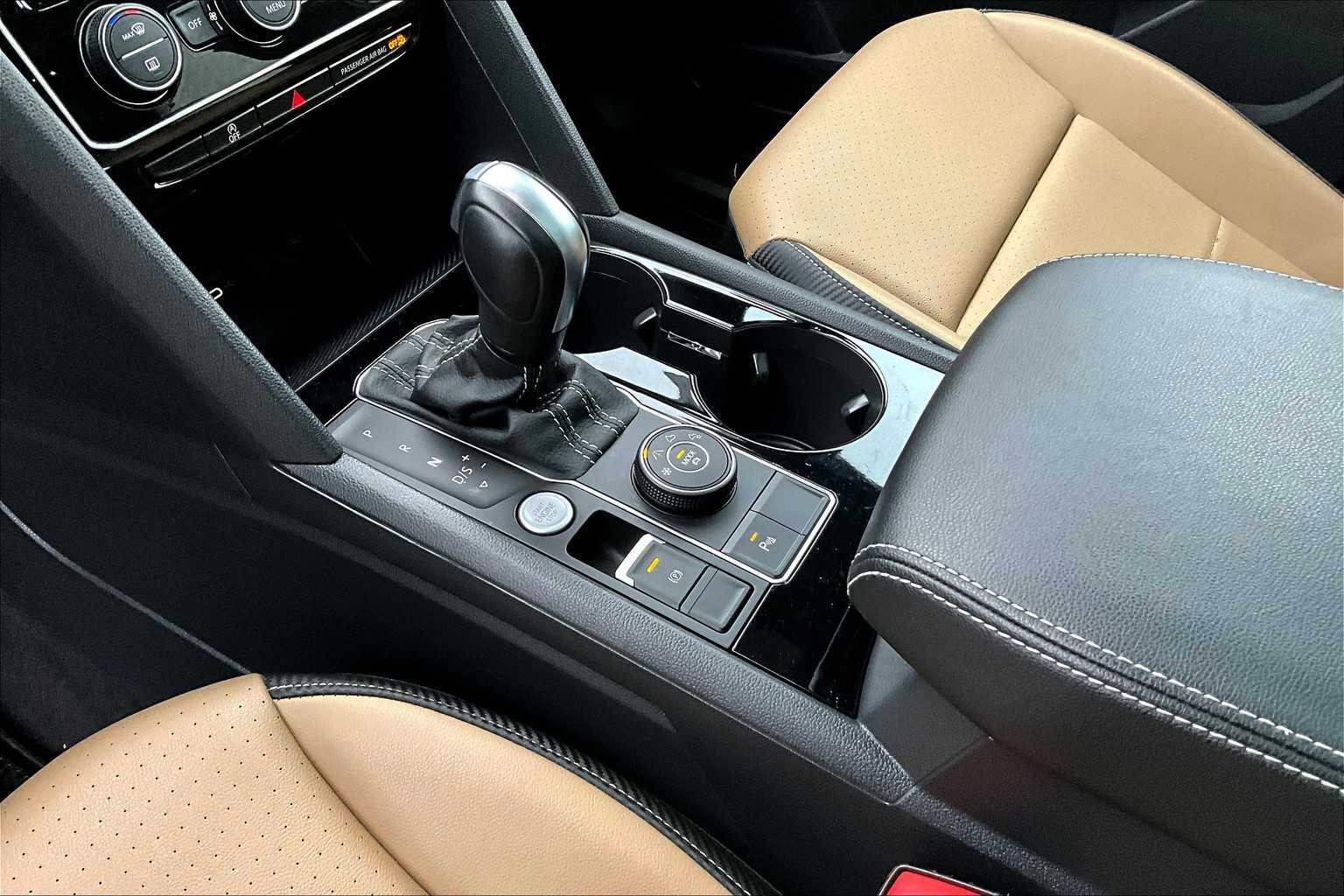 2022 Volkswagen Atlas Cross Sport 2.0T SEL R-Line - Photo 19