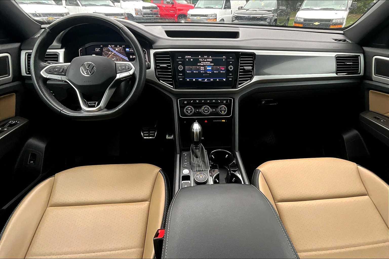 2022 Volkswagen Atlas Cross Sport 2.0T SEL R-Line - Photo 20