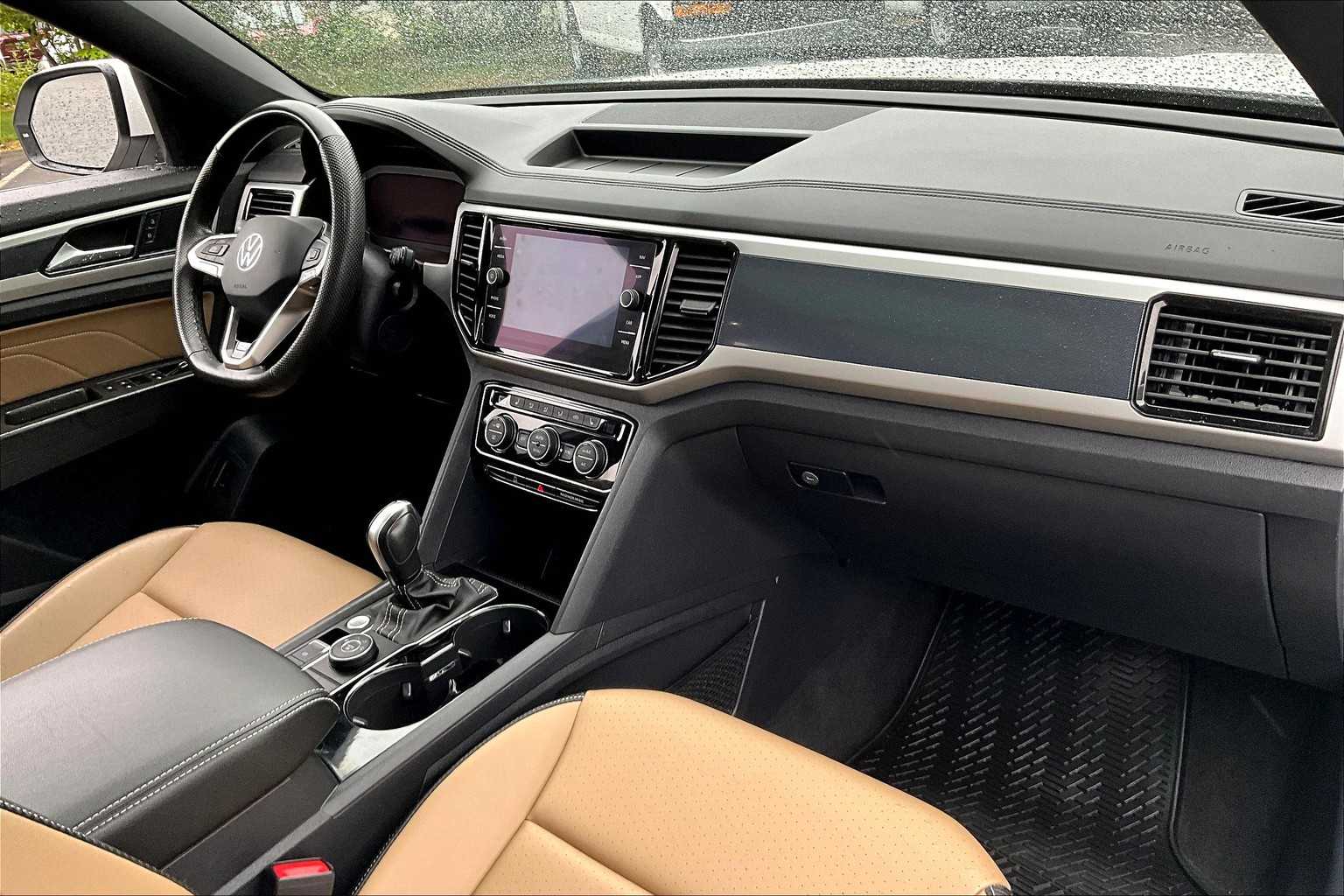 2022 Volkswagen Atlas Cross Sport 2.0T SEL R-Line - Photo 21