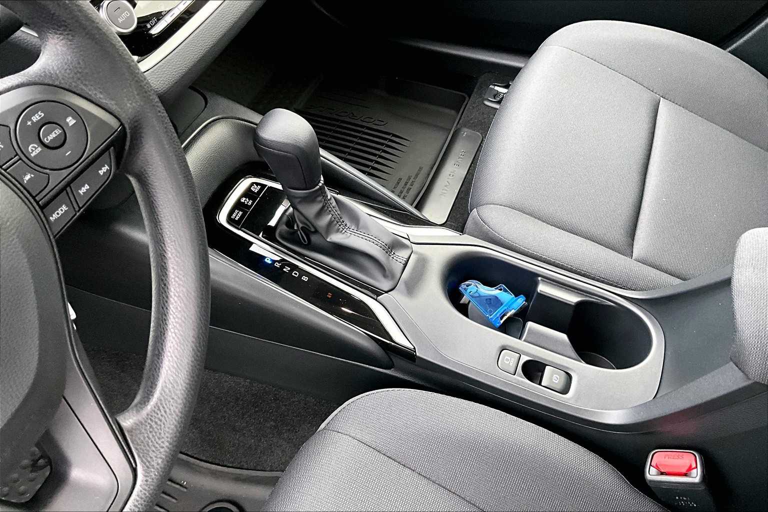 2025 Toyota Corolla Hybrid LE - Photo 14