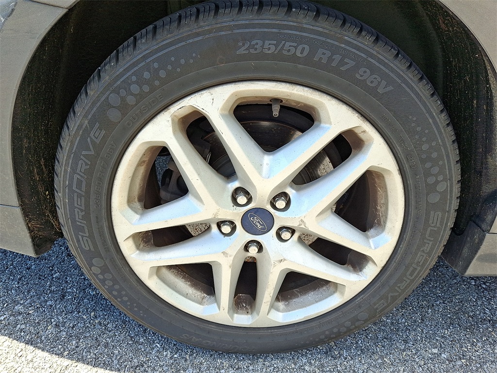 2015 Ford Fusion SE - Photo 8