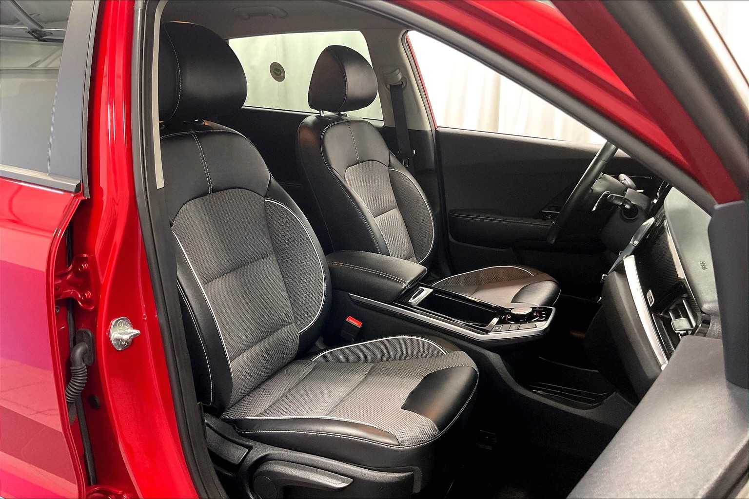 2022 Kia Niro EV EX - Photo 11