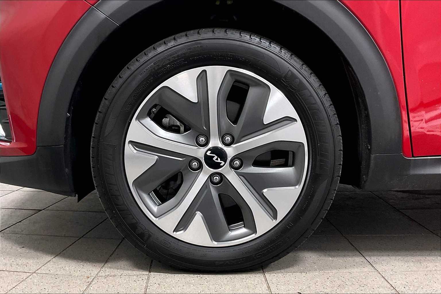 2022 Kia Niro EV EX - Photo 7